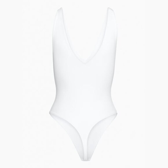 Aritzia Babaton Contour V-Neck Sleeveless Bodysuit - Picture 5 of 13
